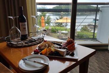 هتل Friday Harbor House