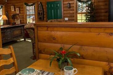 هتل Goldmoor Inn & Resort