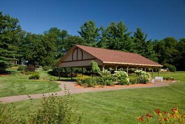 هتل Goldmoor Inn & Resort