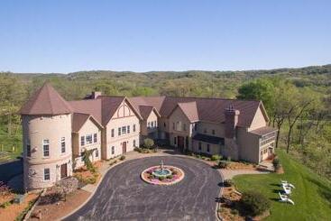 هتل Goldmoor Inn & Resort