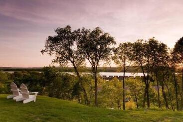 هتل Goldmoor Inn & Resort