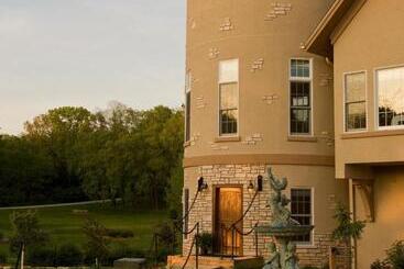 هتل Goldmoor Inn & Resort