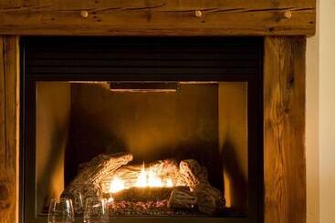 هتل Goldmoor Inn & Resort