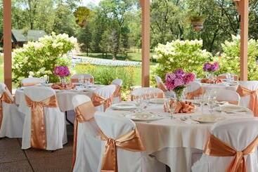 هتل Goldmoor Inn & Resort