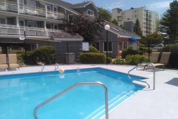 هتل The Grand Beach Inn