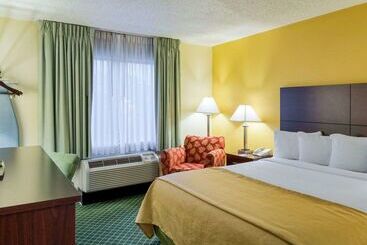 هتل Quality Inn