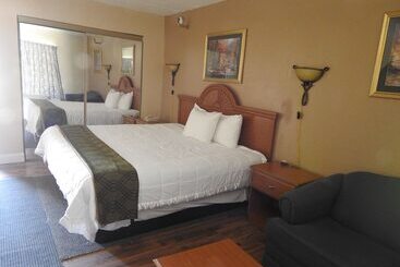 هتل Relax Inn