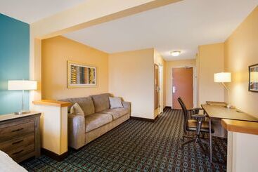 هتل SureStay Plus by Best Western Minot