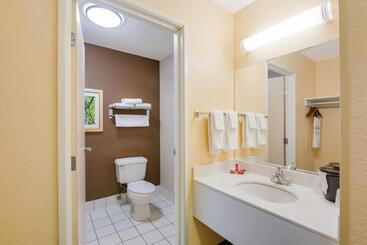 هتل SureStay Plus by Best Western Minot
