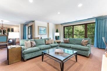 هتل The Galatyn Lodge