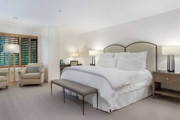 هتل The Galatyn Lodge