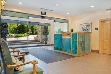 هتل The Galatyn Lodge