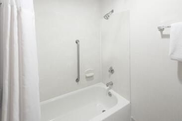هتل Wingate By Wyndham Shreveport Airport