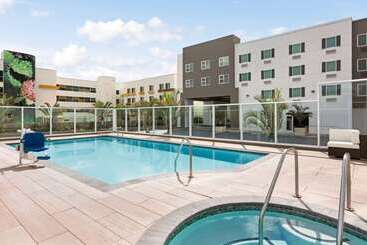 هتل Wyndham Anaheim