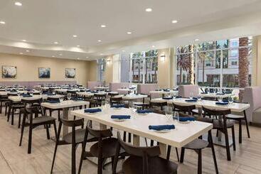 هتل Wyndham Anaheim