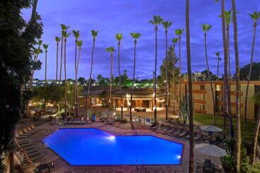 استراحتگاه Doubletree By Hilton Phoenix  Tempe