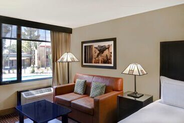 استراحتگاه Doubletree By Hilton Phoenix  Tempe