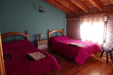 پانسیون Hostal Camino Del Cid