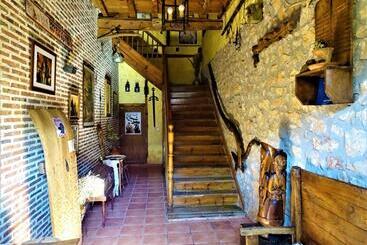 پانسیون Hostal Camino Del Cid