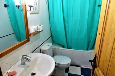 پانسیون Hostal Camino Del Cid