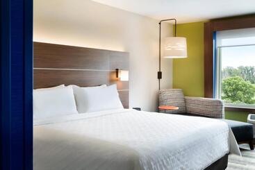 هتل Holiday Inn Express & Suites   Savannah W   Chatham Parkway, An Ihg