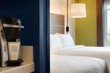 هتل Holiday Inn Express & Suites   Savannah W   Chatham Parkway, An Ihg