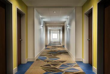 هتل Holiday Inn Express & Suites   Savannah W   Chatham Parkway, An Ihg