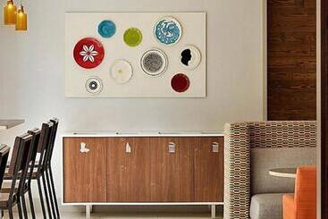 هتل Holiday Inn Express & Suites   Savannah W   Chatham Parkway, An Ihg