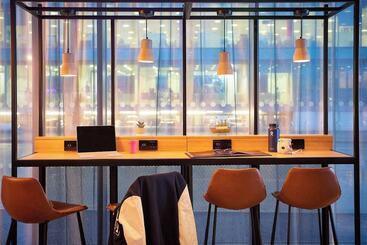 هتل Moxy Southampton