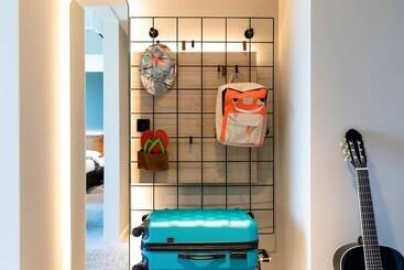 هتل Moxy Southampton