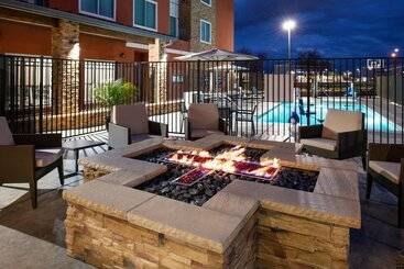 هتل Residence Inn Visalia
