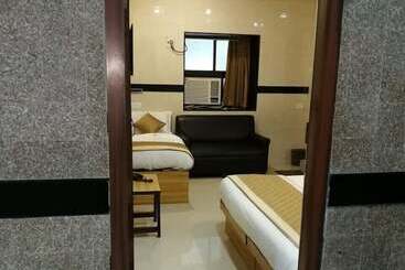 هتل Swapna International