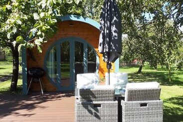 هتل Orchard Farm Luxury Glamping