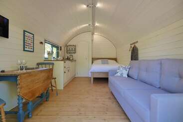 هتل Orchard Farm Luxury Glamping