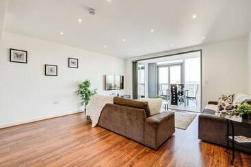 Kew Eye Apartments Kew