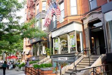 Luxe Condo Back Bay Boston 3 Bedrooms & 2 Baths