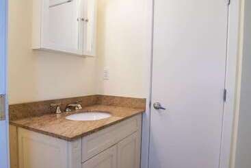 Luxe Condo Back Bay Boston 3 Bedrooms & 2 Baths