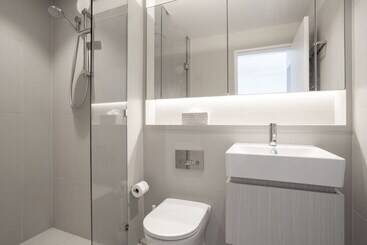 Modern Apartment In Darling Harbour