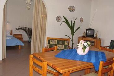 پانسیون Gioula S Residence