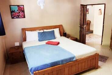 بنسيون Mango Lodge Gambia