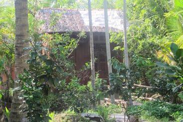 هتل Homestay Xóm Dừa Nước
