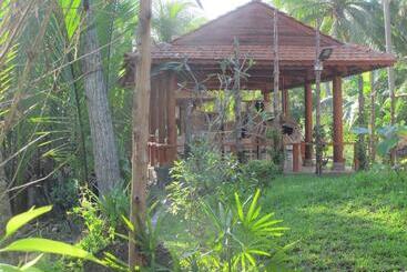 هتل Homestay Xóm Dừa Nước
