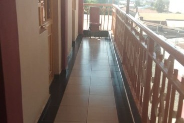هتل Kq Grill And Bistro