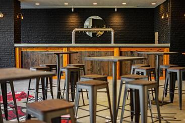 酒店 The Phat Packers