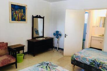 پانسیون African Symbol Guest House