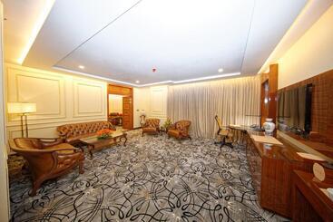 هتل Royal Swiss Lahore