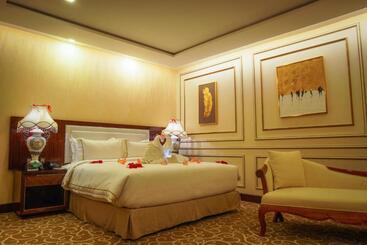 هتل Royal Swiss Lahore
