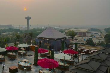 هتل Royal Swiss Lahore