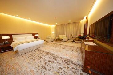 هتل Royal Swiss Lahore