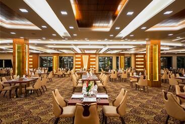 هتل Royal Swiss Lahore